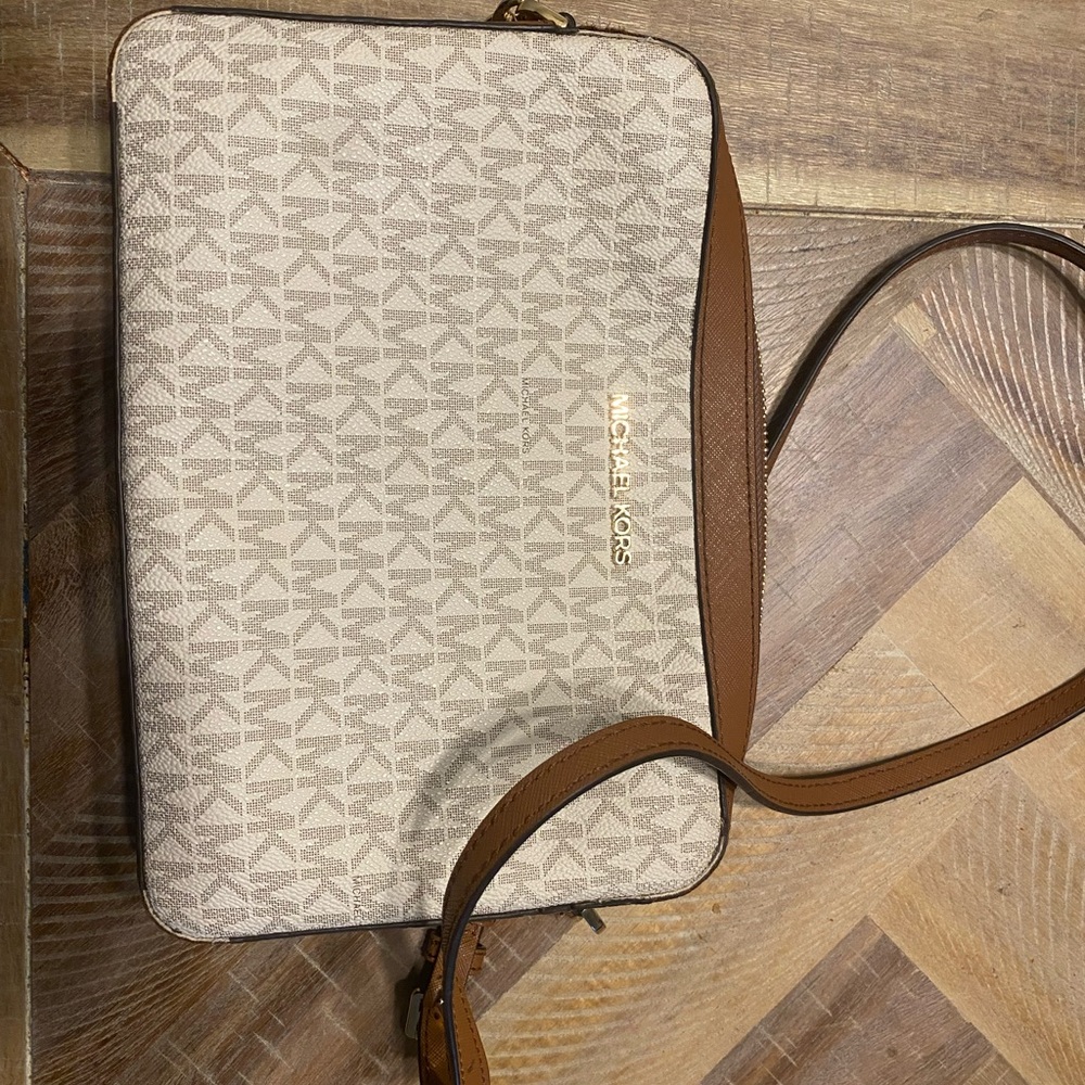 Michael Kors Crossbody